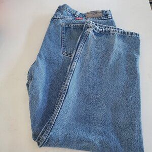 Wrangler Mens 5 Pocket Straight Leg Relaxed Fit Medium Wash Jeans  44 x 30